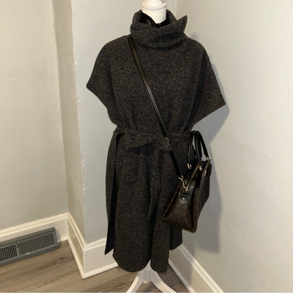 Ted Baker Dresses & Skirts - Ted Baker Charcoal Knit Sweater dress w/ slits